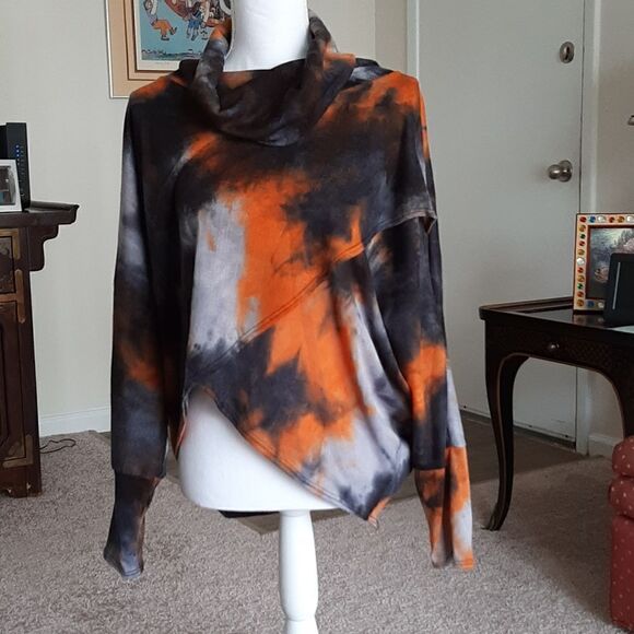 Hail3y:23 multi colored top with cowl neck - Picture 1 of 7